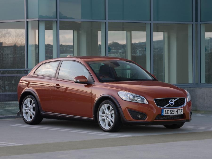  Volvo C30 2 0D 2010 года  (UK) (фото 12 из 16)